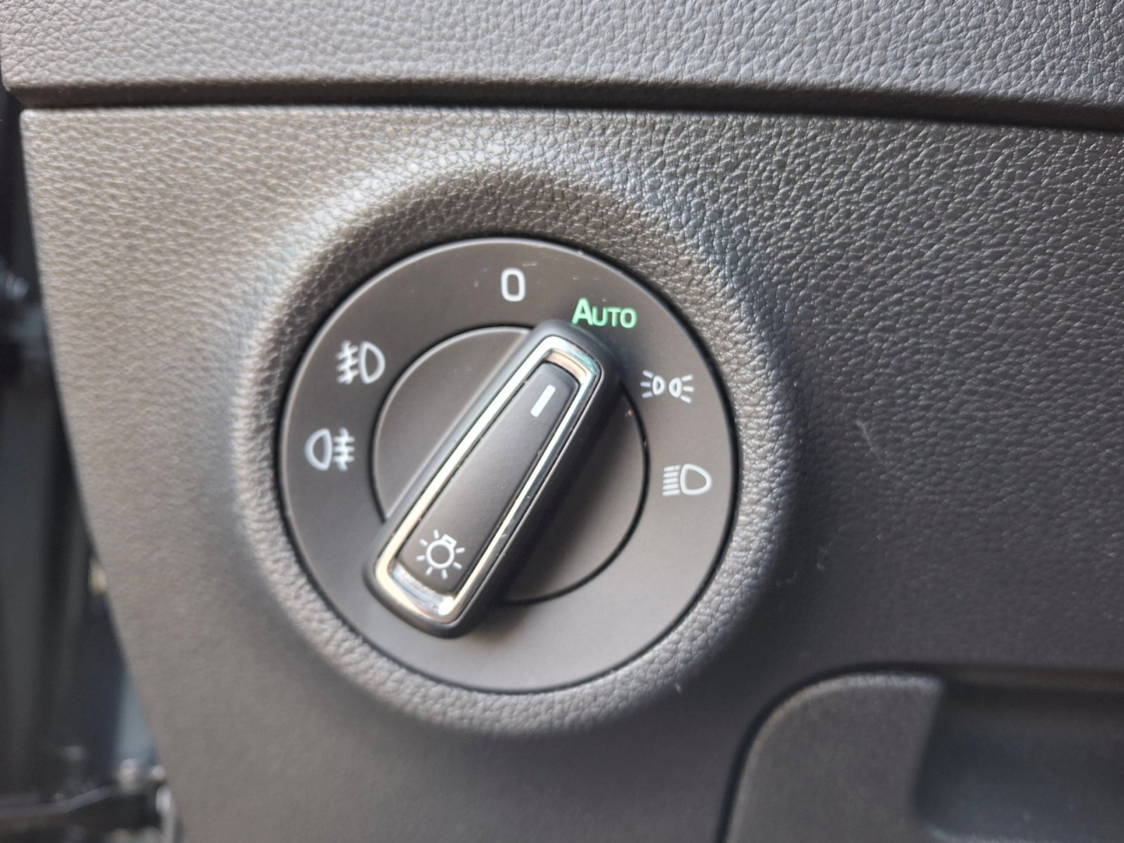 Škoda Karoq SUV / Terénní 1,5 l 110 kw