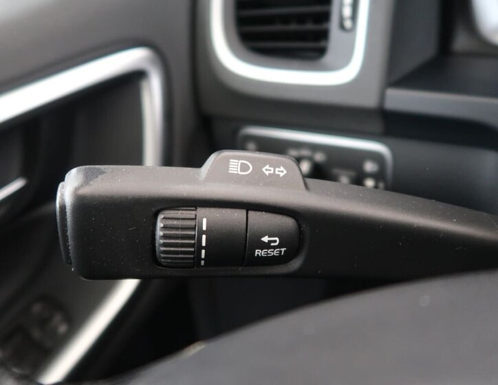 Volvo V60 Kombi 2,0 l 110 kw