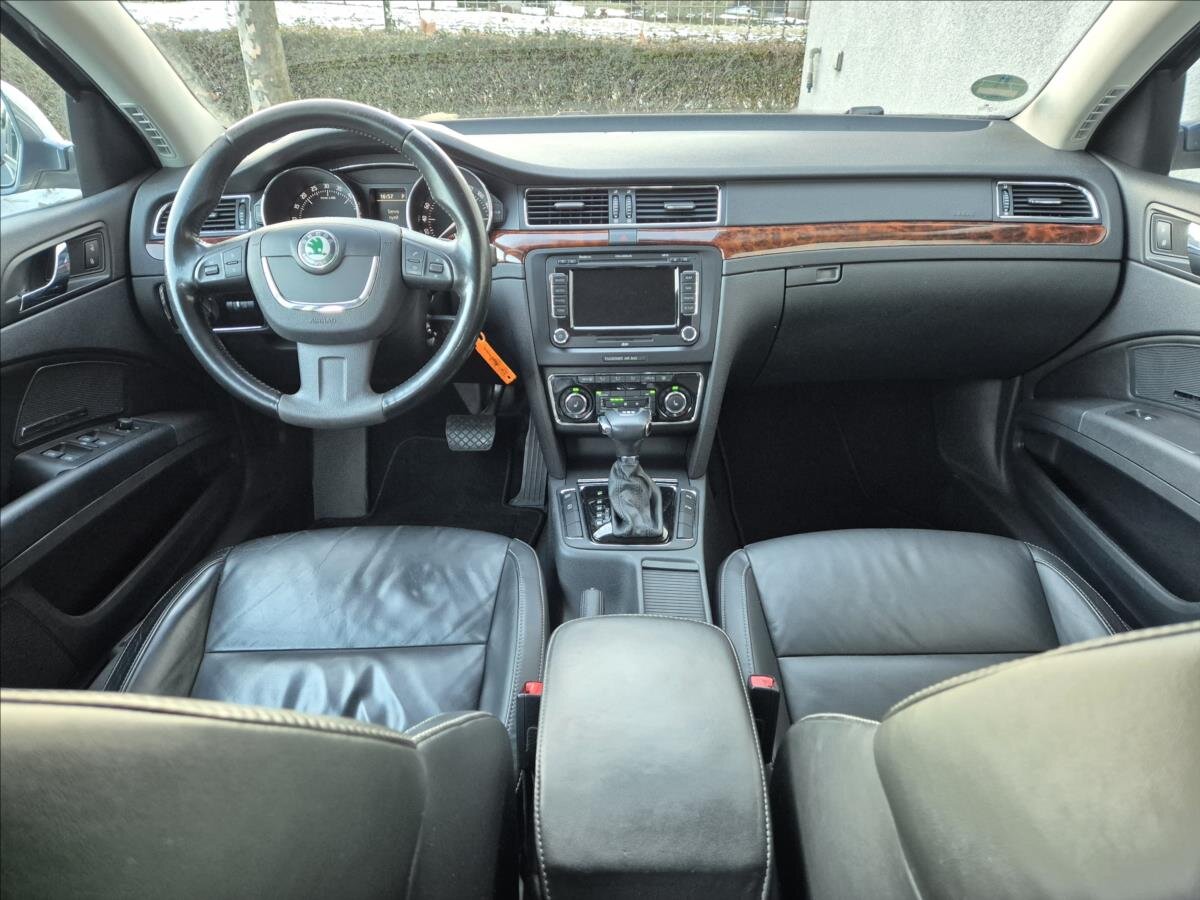 Škoda Superb Sedan / Limuzína 2,0 l 125 kw