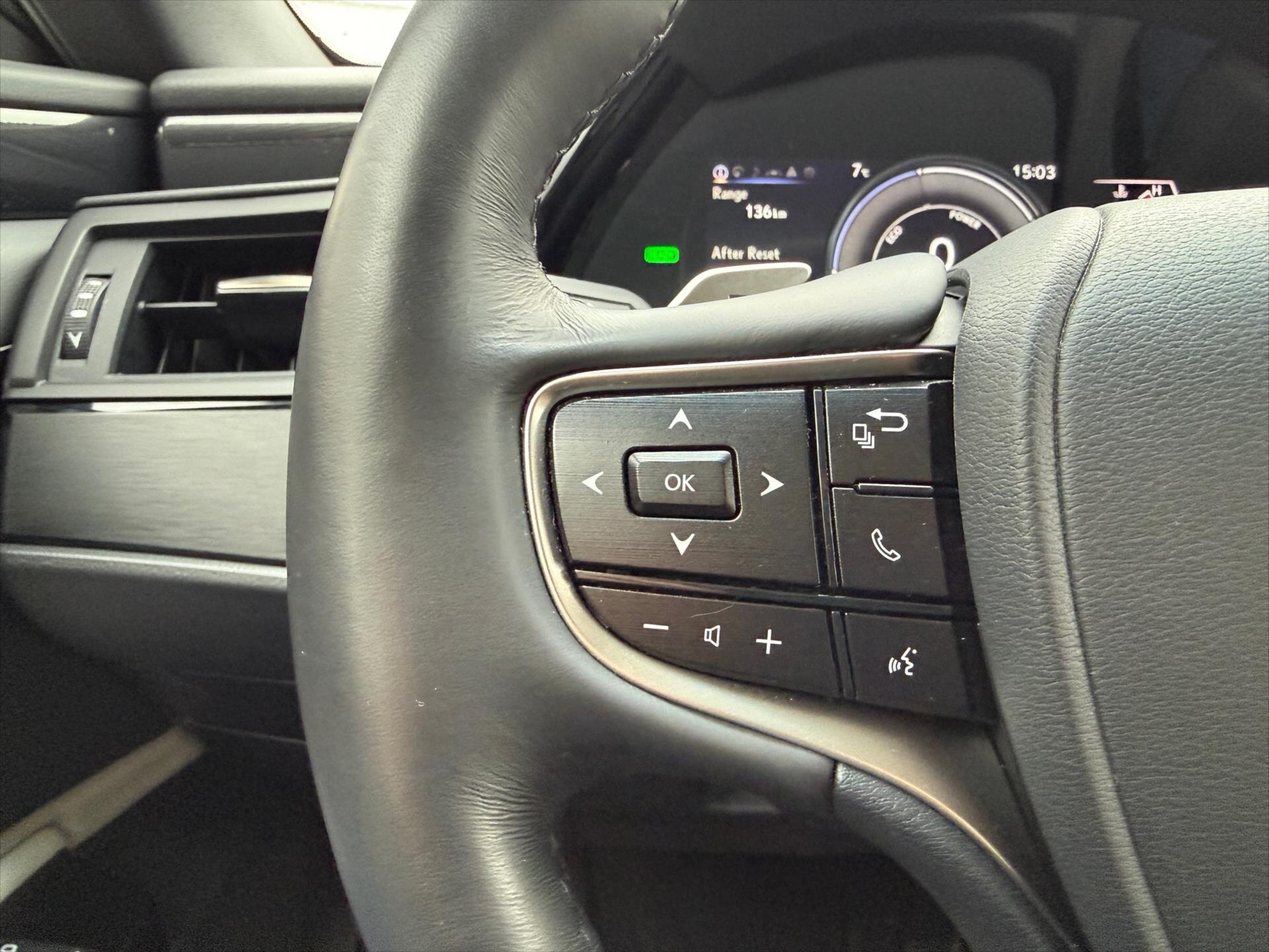 Lexus ES 300h Sedan 2,5 l 131 kw