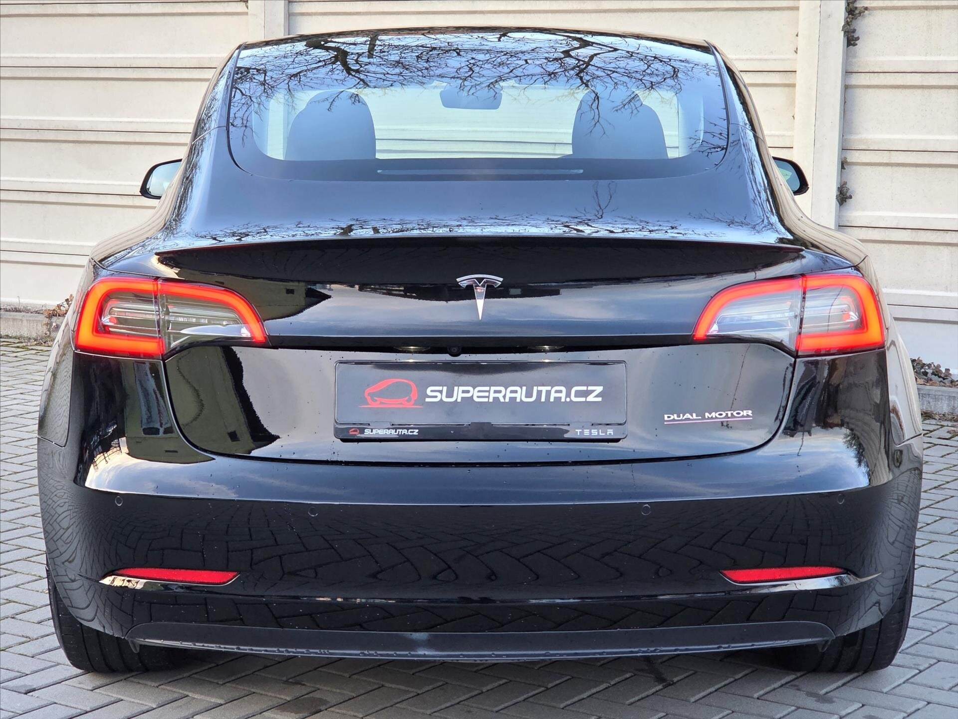 Tesla Model 3 Sedan 0,0 377 kw