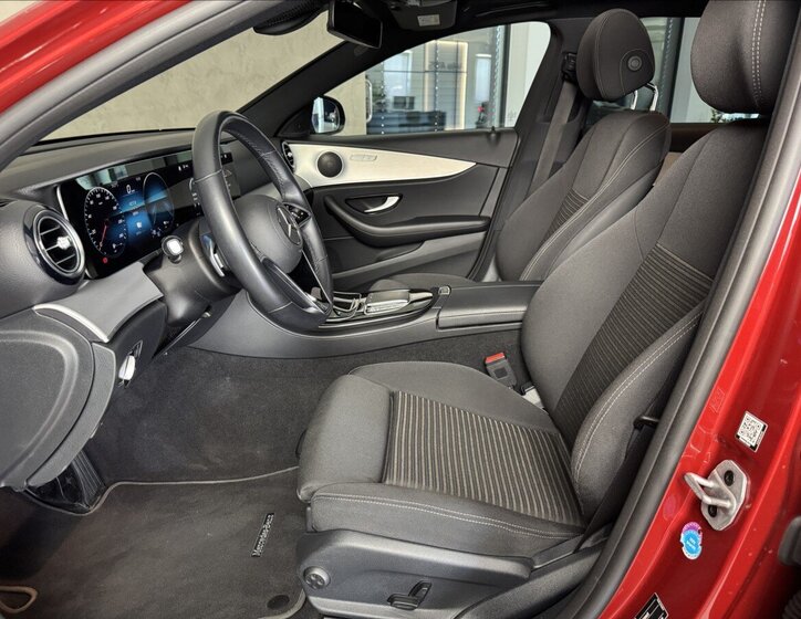 Mercedes-Benz Třídy E 28