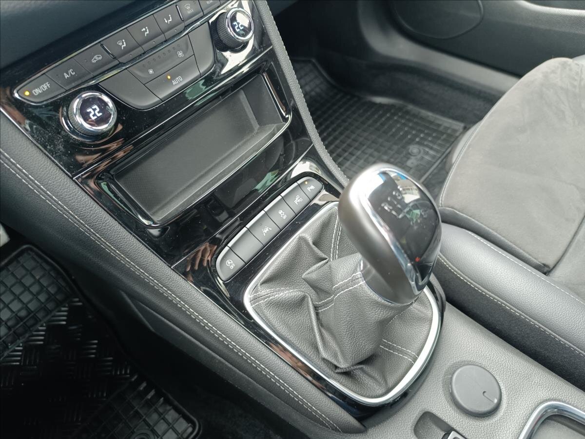 Opel Astra Hatchback 1,2 l 96 kw