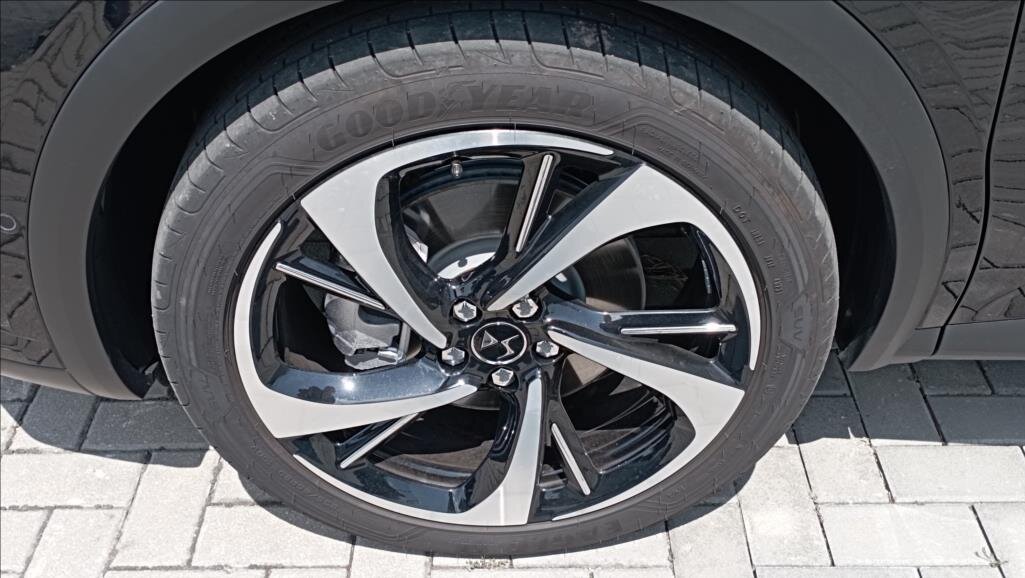 DS Automobiles DS7 SUV 1,6 l 147 kw