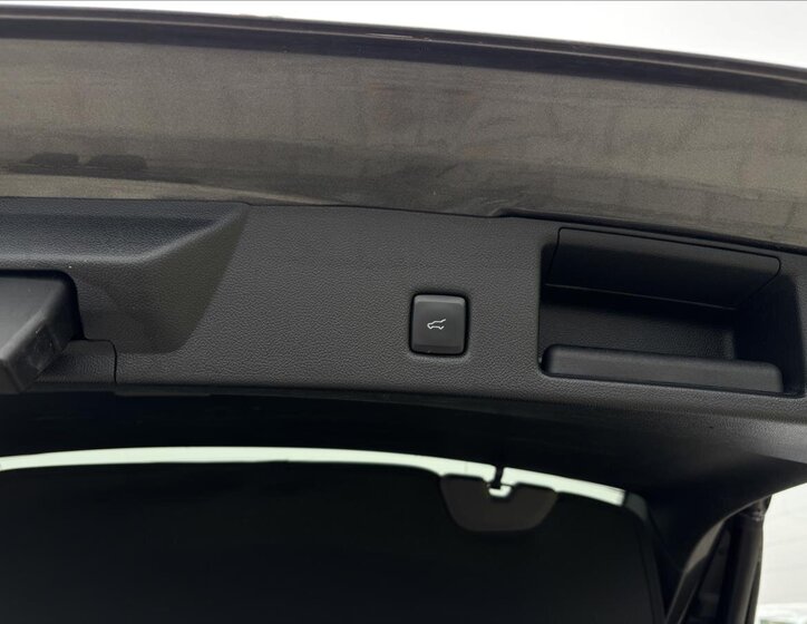 Ford Kuga SUV / Terénní 2,5 l 140 kw