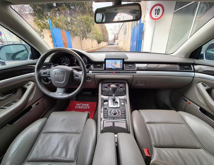 Audi S8 11