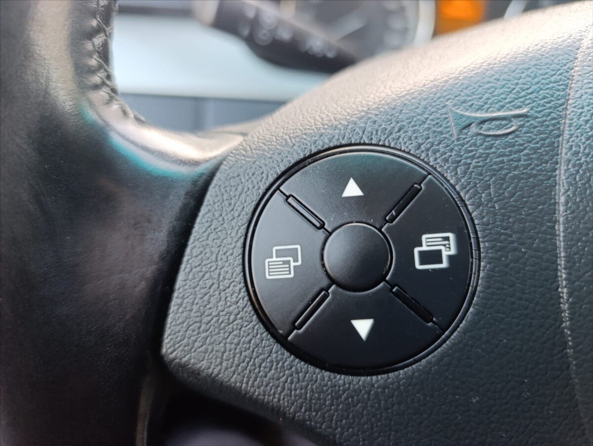 Mercedes-Benz Viano MPV 3,0 l 165 kw