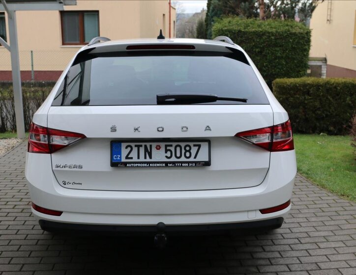 Škoda Superb 14