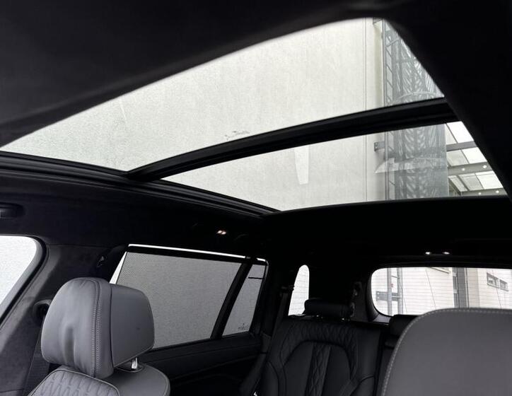 BMW X7 SUV 3,0 l 280 kw