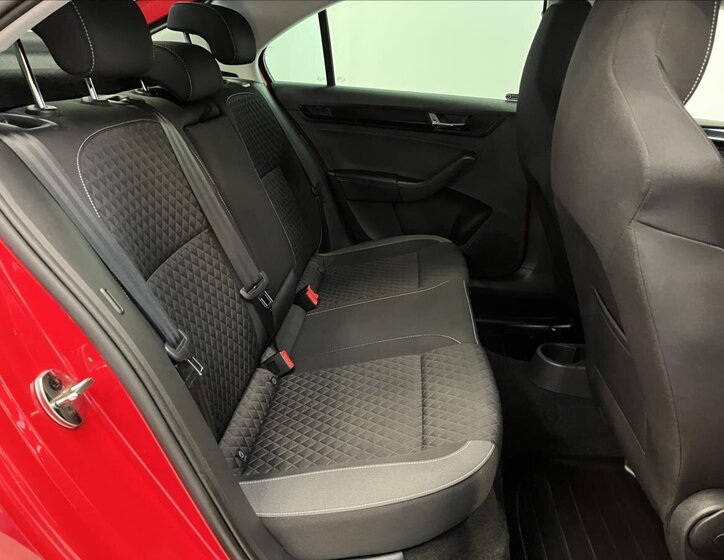 Škoda Rapid Liftback 999,0 81 kw