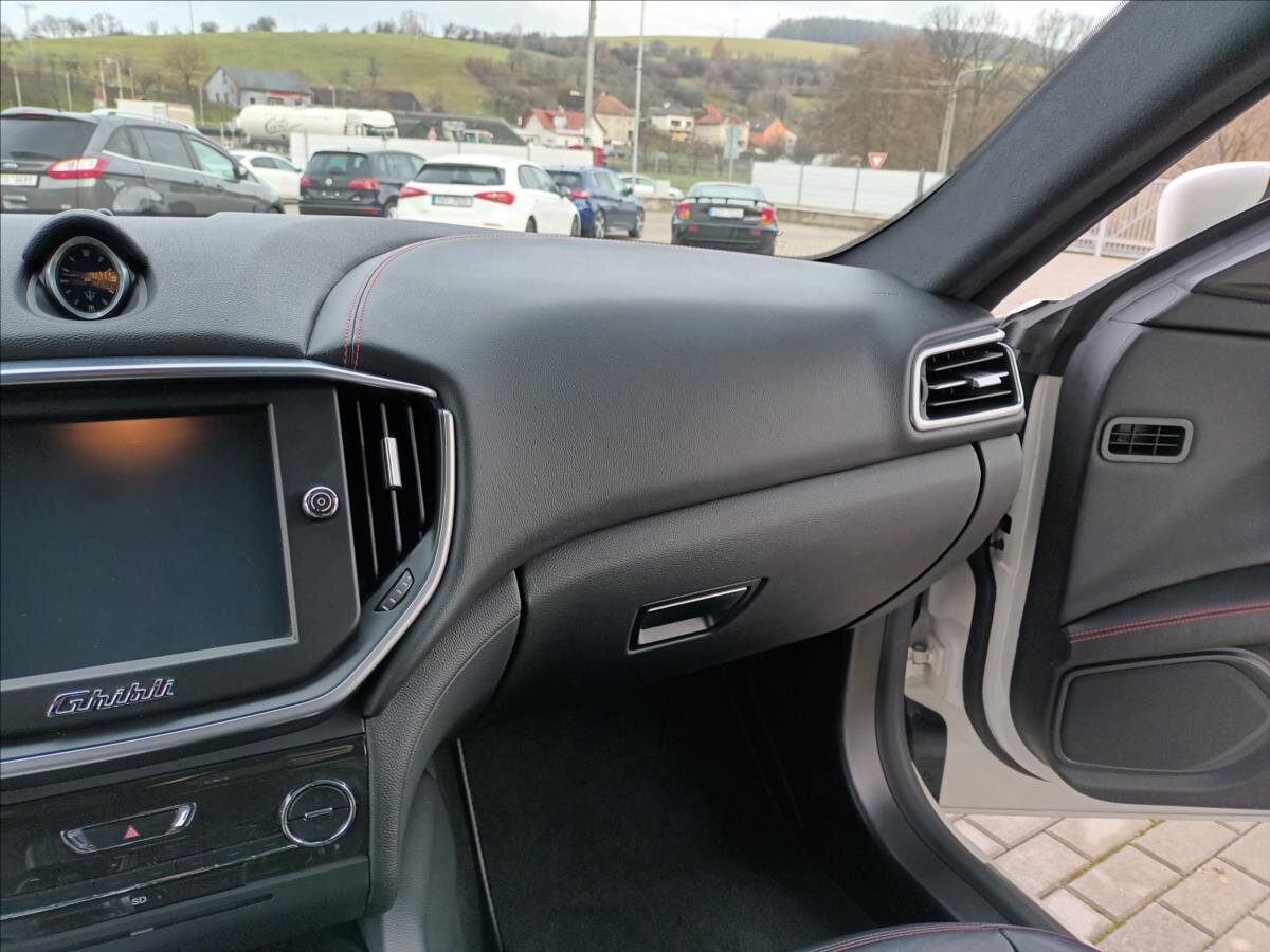 Maserati Ghibli Sedan 3,0 l 243 kw