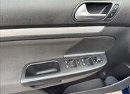 Volkswagen Golf Kombi 1,6 l 77 kw