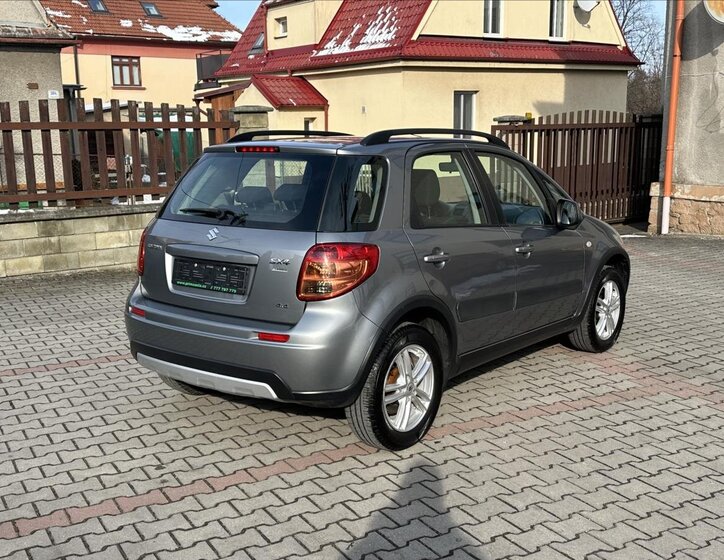 Suzuki SX4 Hatchback 1,6 l 88 kw