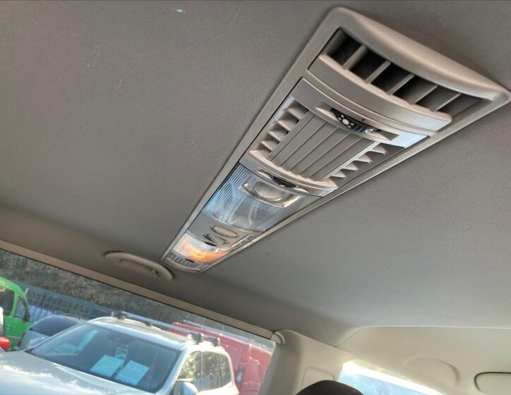 Volkswagen Caravelle 34