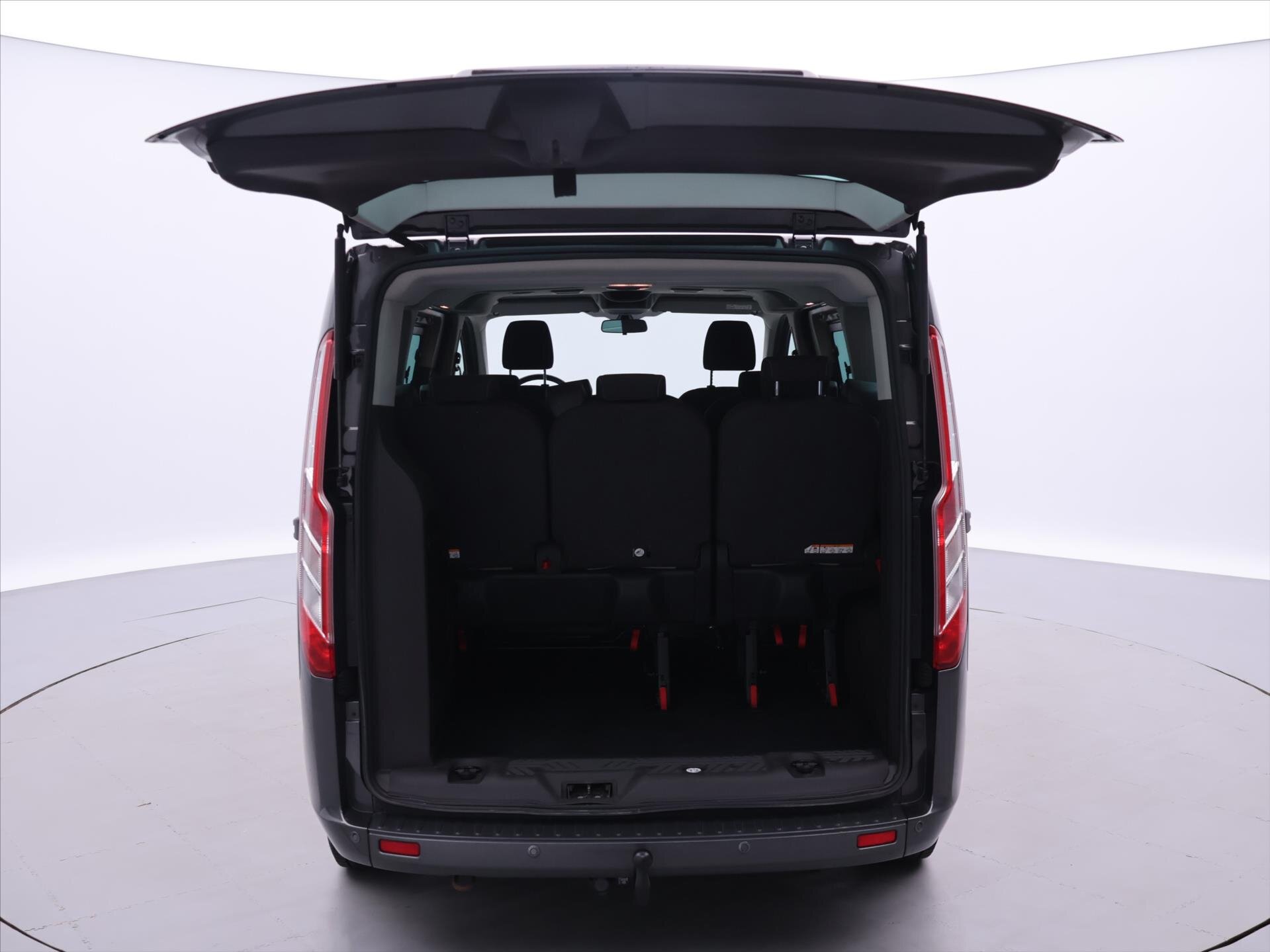 Ford Tourneo Custom MPV 2,2 l 114 kw