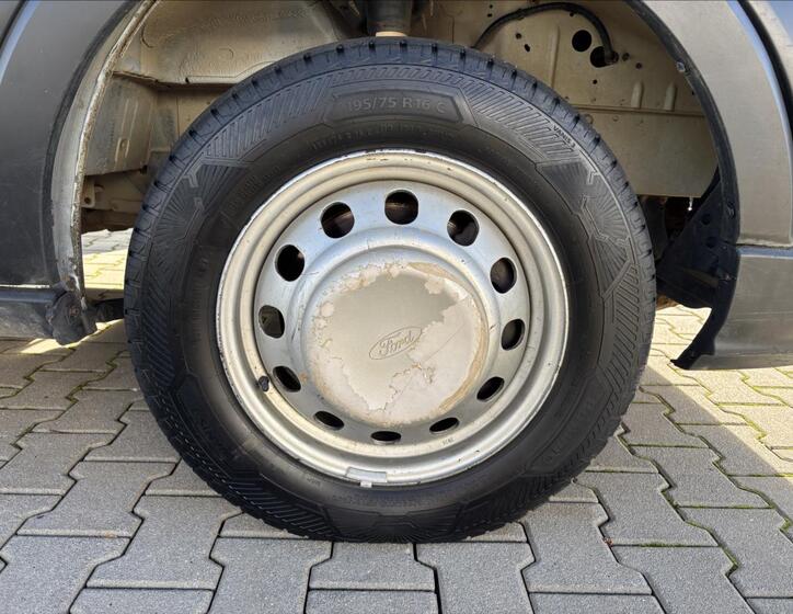 Ford Transit 9