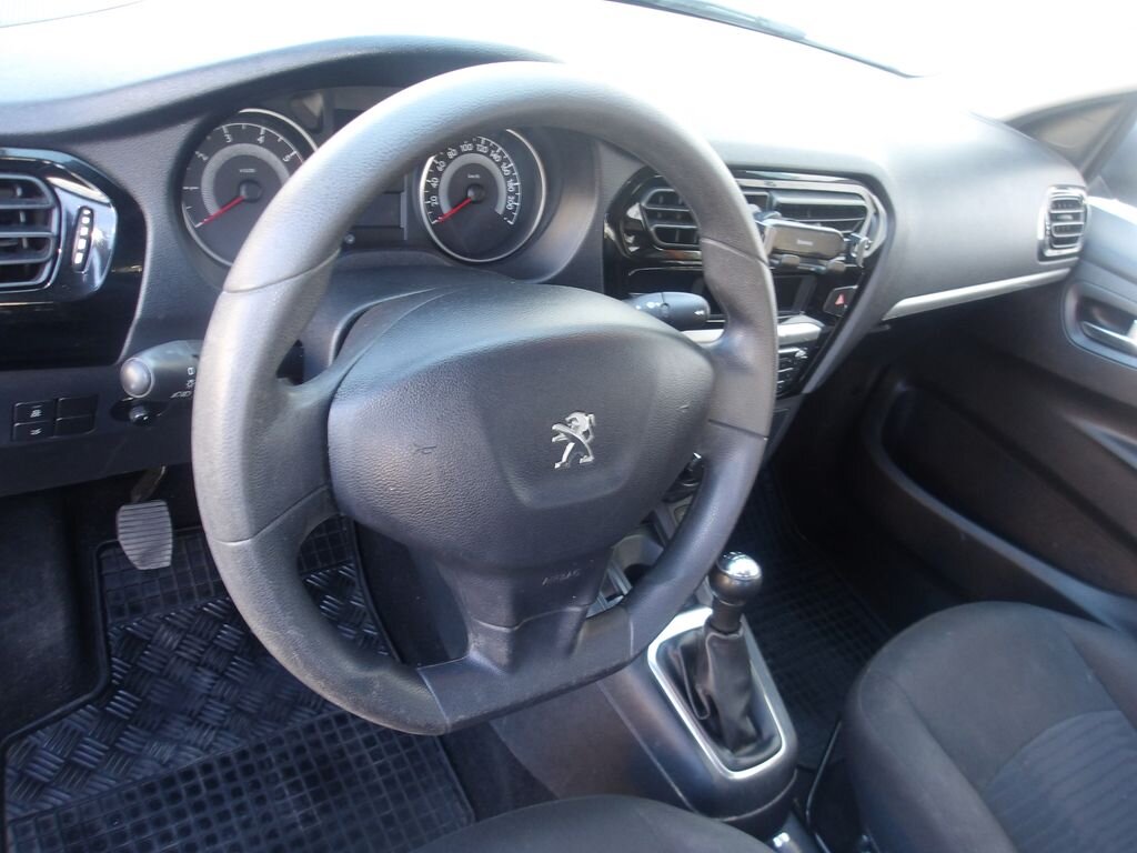 Peugeot 301 Sedan / Limuzína 1,2 l 53 kw