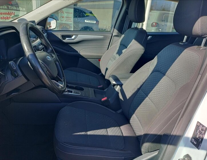 Ford Kuga SUV / Terénní 2,5 l 165 kw