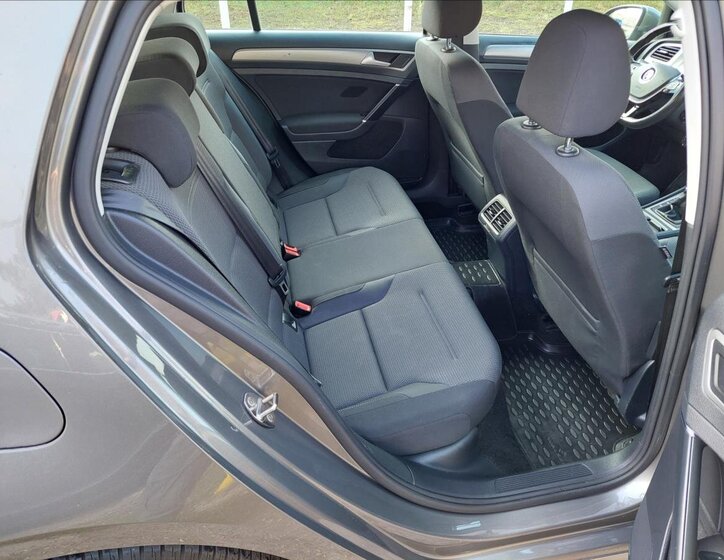 Volkswagen Golf Hatchback 1,2 l 81 kw