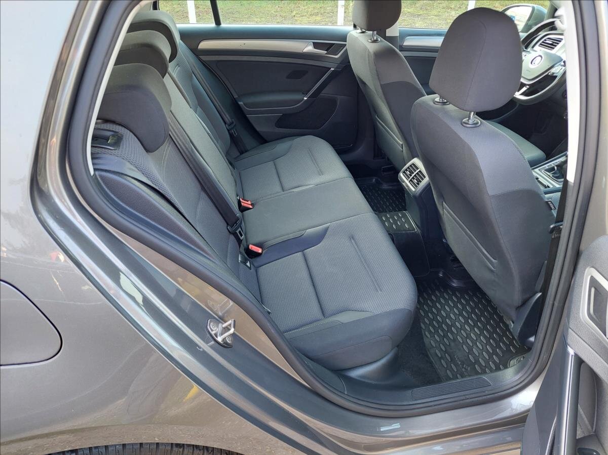 Volkswagen Golf Hatchback 1,2 l 81 kw