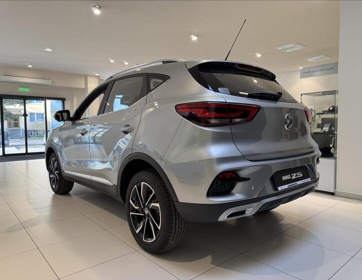MG ZS 4