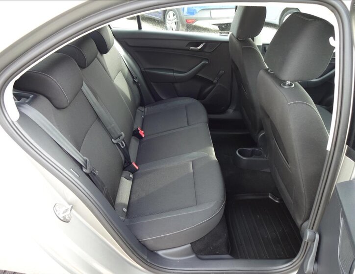 Škoda Rapid Sedan / Limuzína 1,2 l 66 kw