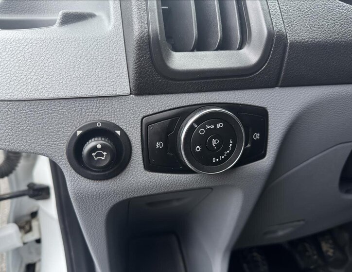 Ford Transit 8