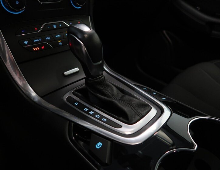 Ford S-MAX MPV 2,0 l 132 kw