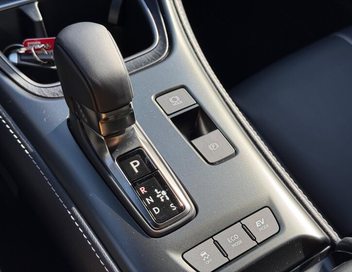 Lexus LBX SUV 1,5 l 67 kw