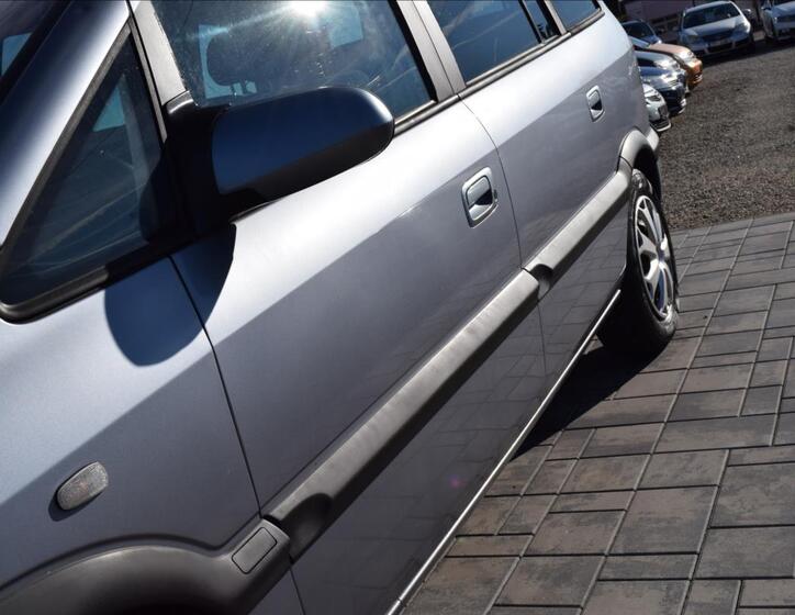 Opel Zafira 8