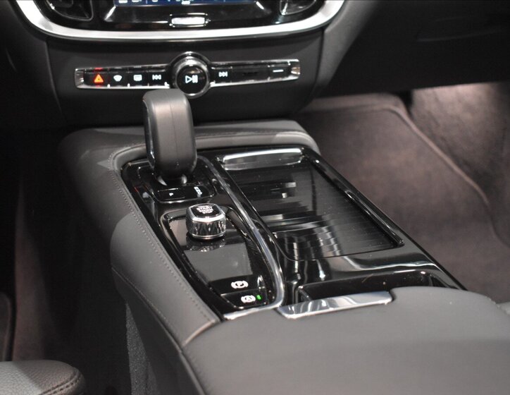 Volvo V60 Kombi 2,0 l 228 kw