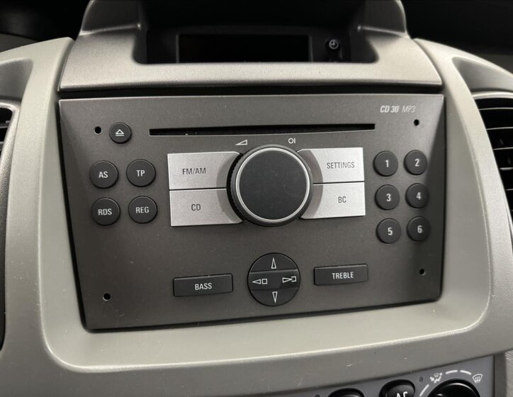 Opel Vivaro Kombi 2,5 l 107 kw