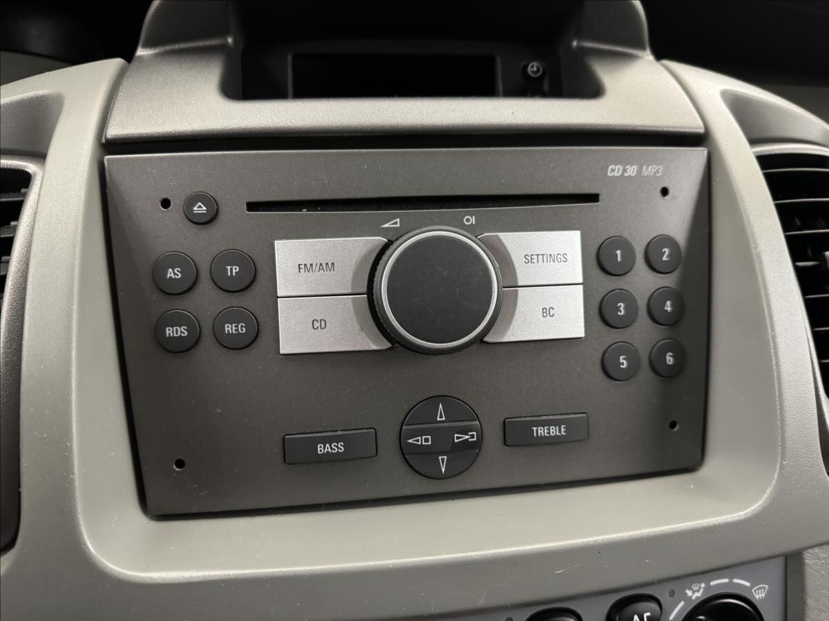 Opel Vivaro Kombi 2,5 l 107 kw