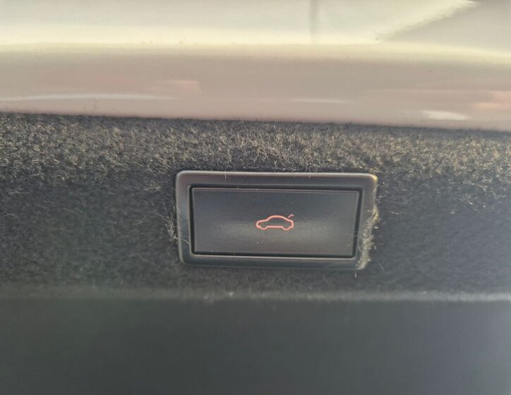 Škoda Superb Sedan / Limuzína 2,0 l 110 kw