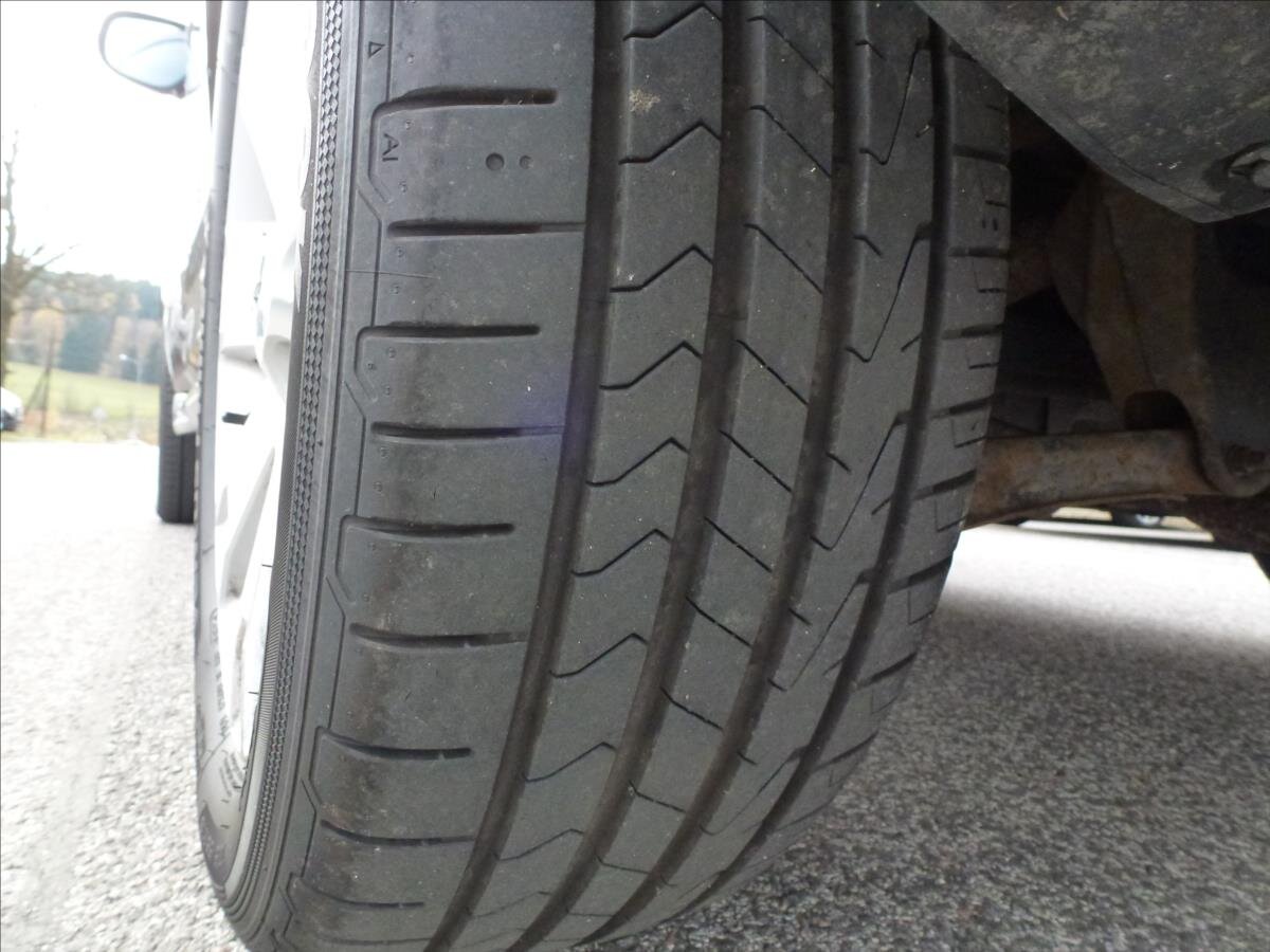 Mitsubishi Outlander Kombi 2,3 l 130 kw