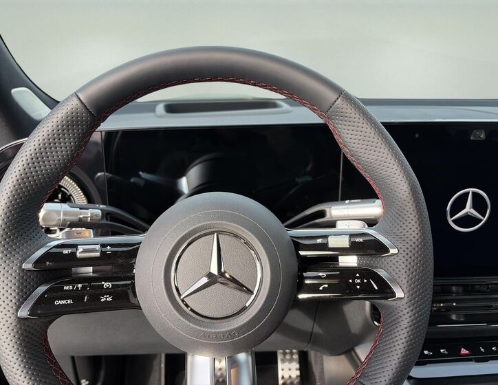 Mercedes-Benz GLB SUV / Terénní 0,0 260 kw