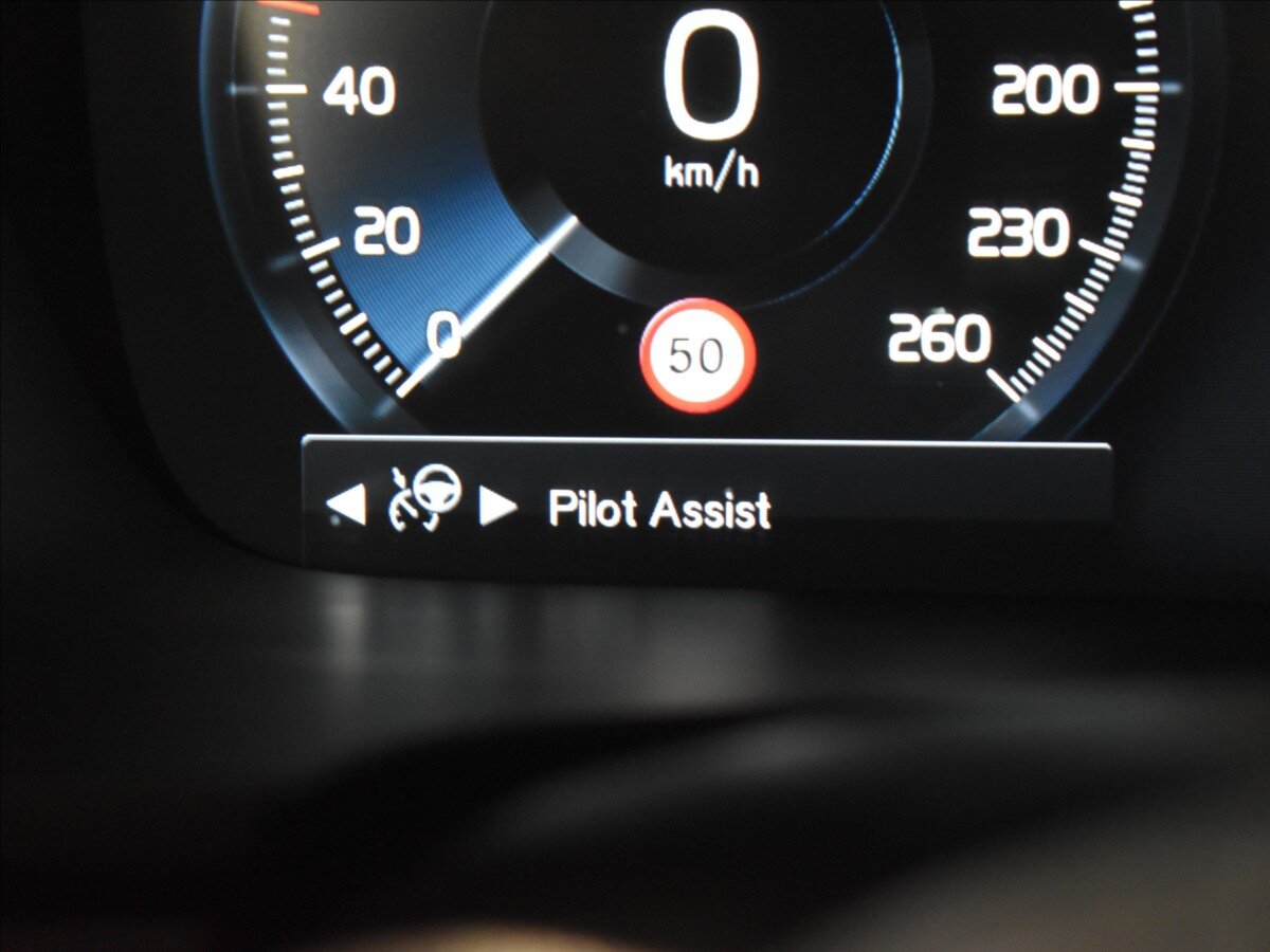 Volvo S90 Sedan / Limuzína 2,0 l 228 kw