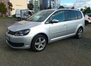 Volkswagen Touran 1