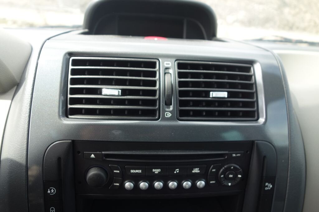 Peugeot Expert Kombi 2,0 l 100 kw