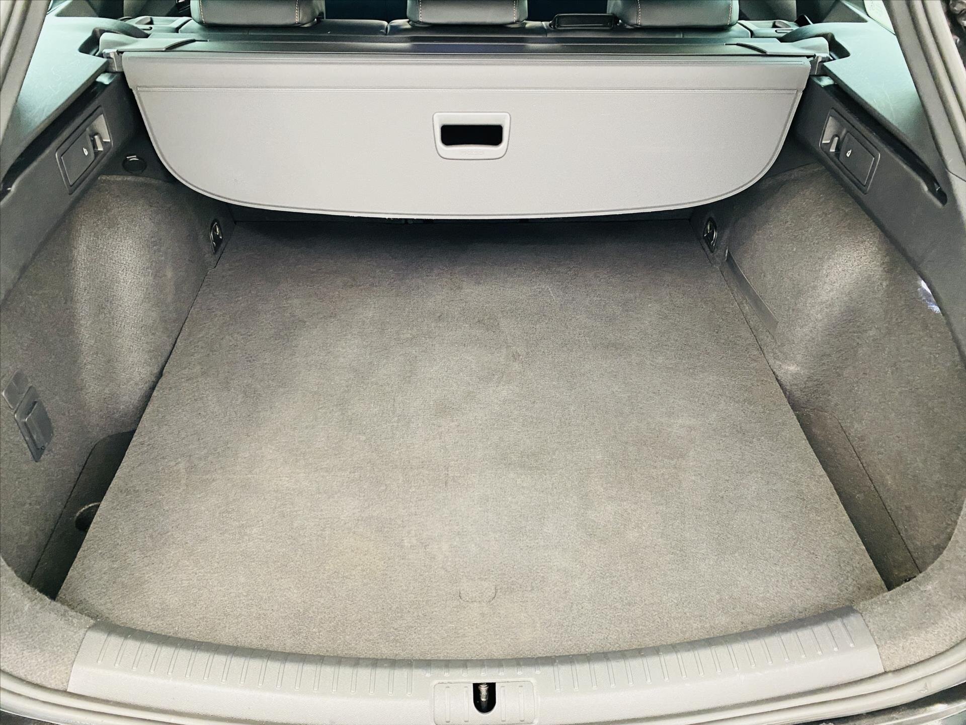 Cupra Leon Kombi 1,4 l 110 kw