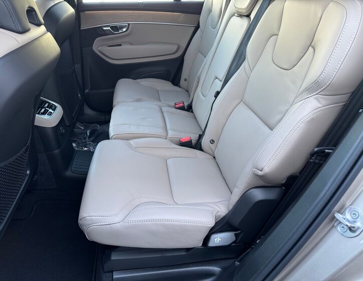 Volvo XC90 SUV / Terénní 2,0 l 335 kw