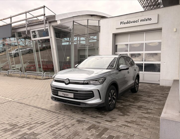 Volkswagen Tiguan 1