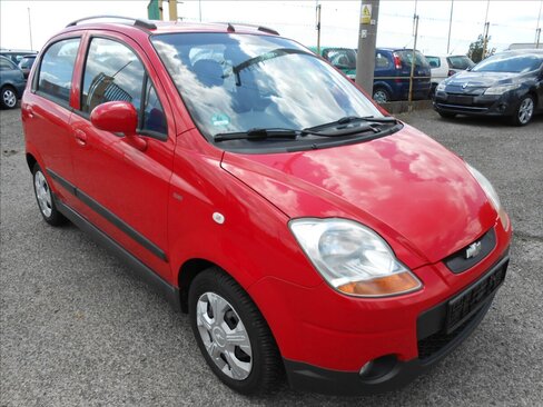 Chevrolet Spark Hatchback 995,0 49 kw