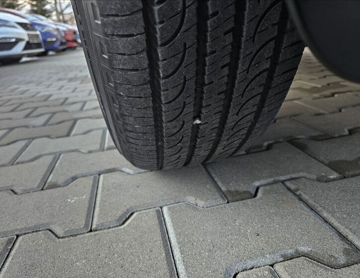 Toyota RAV4 Kombi 2,2 l 110 kw