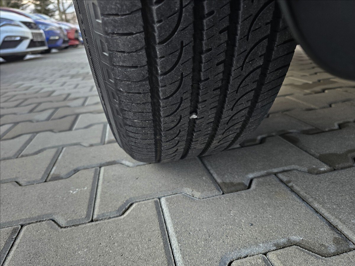 Toyota RAV4 Kombi 2,2 l 110 kw