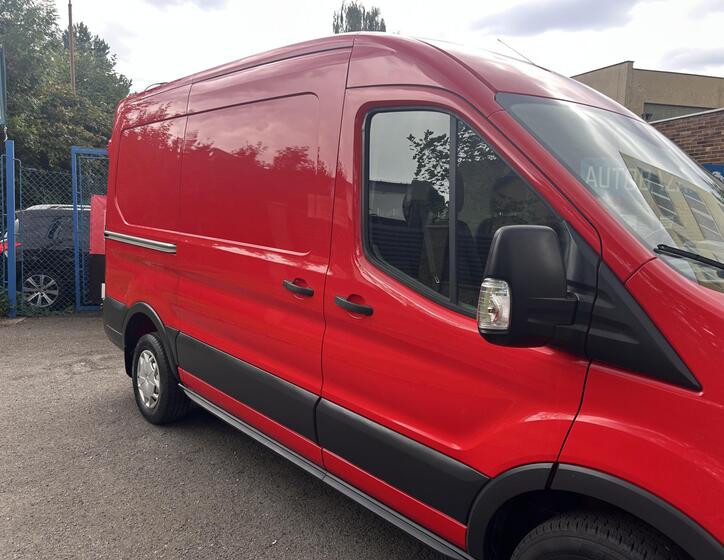 Ford Transit 9