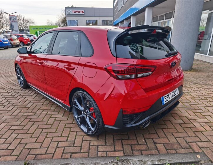 Hyundai i30 Hatchback 2,0 l 206 kw