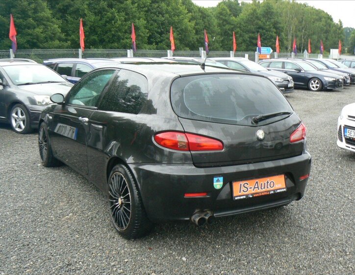Alfa Romeo 147 5