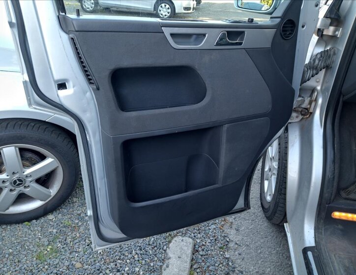 Volkswagen Multivan 17