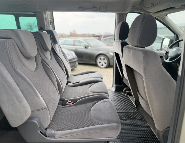 Peugeot Expert MPV 2,0 l 120 kw